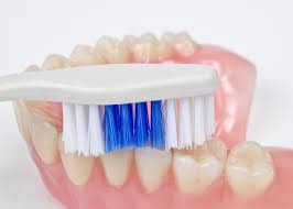 brush dentures | Los Algodones Dentists