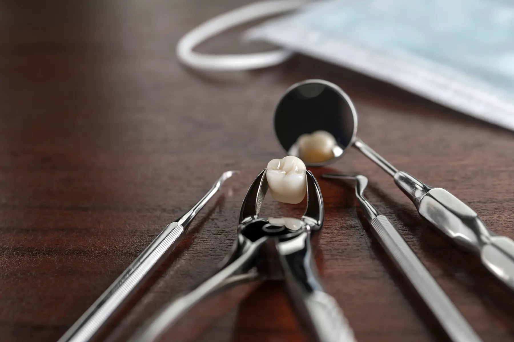 Signs You Need a Tooth Extraction: When to Call a Dentist